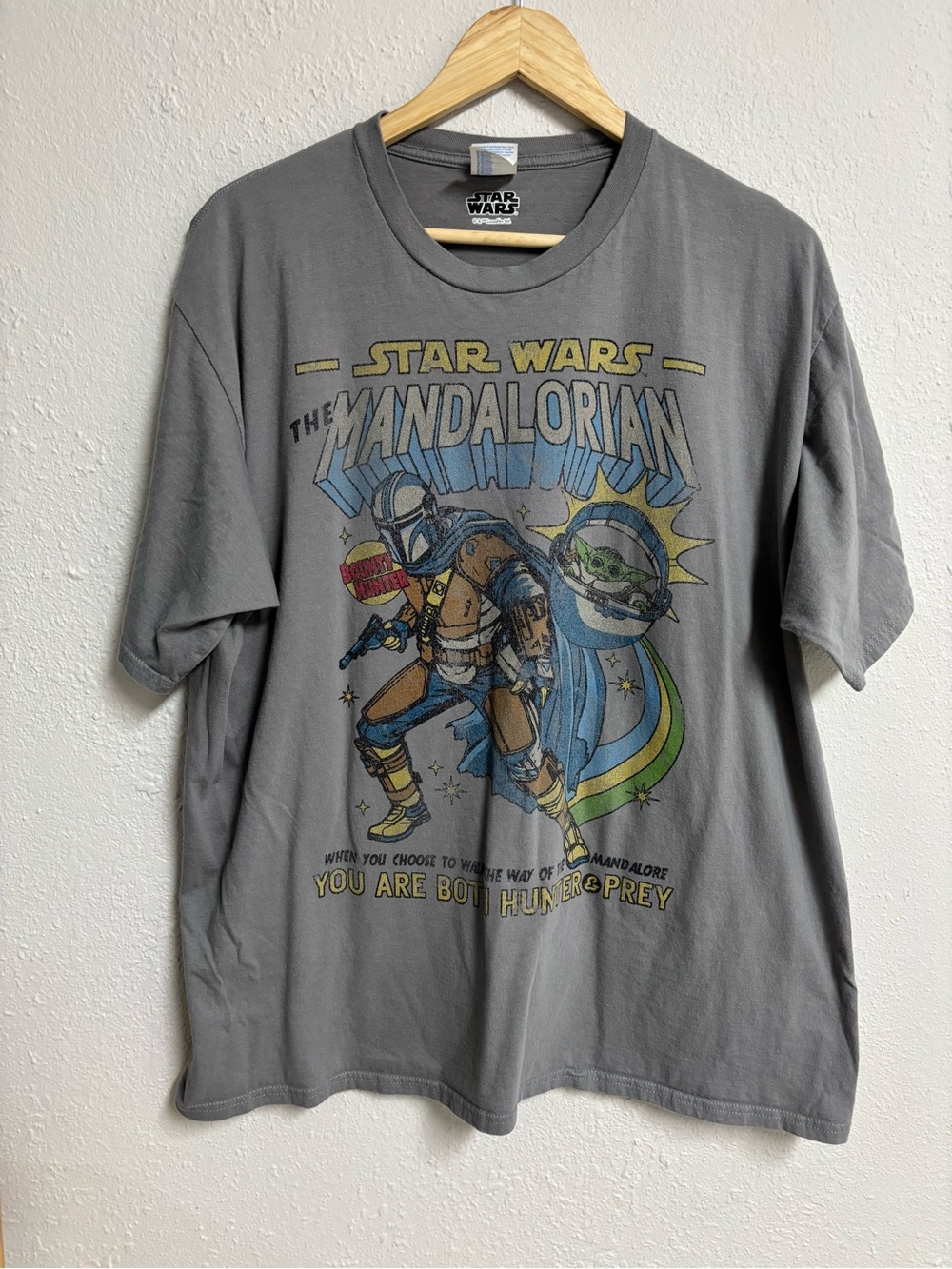 The Mandalorian Star Wars Grogu Comic Graphic Tee Gray 2XL
